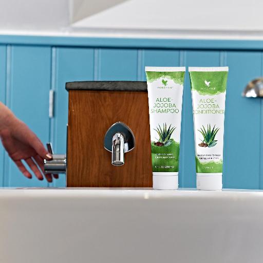 Aloe-Jojoba Shampoo – by Forever | Natural aloe vera and jojoba oil shampoo for strong, hydrated hair